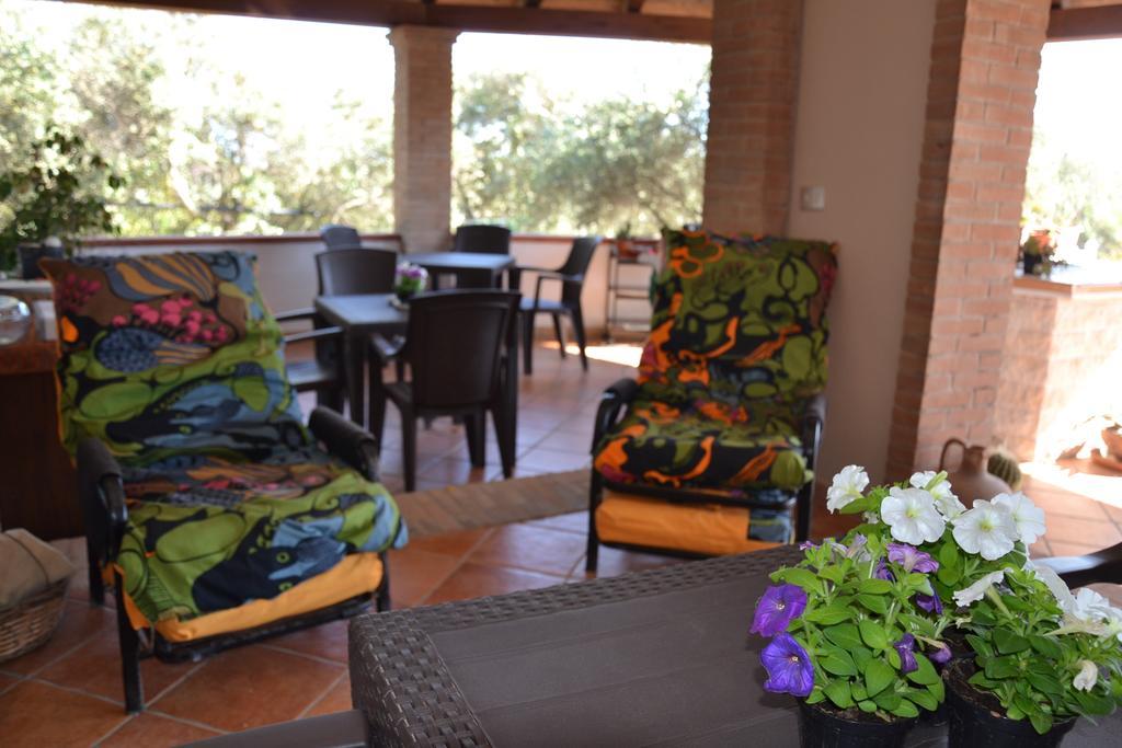Mi Casa Es Tu Casa 79 Bed & Breakfast Portoscuso Ngoại thất bức ảnh