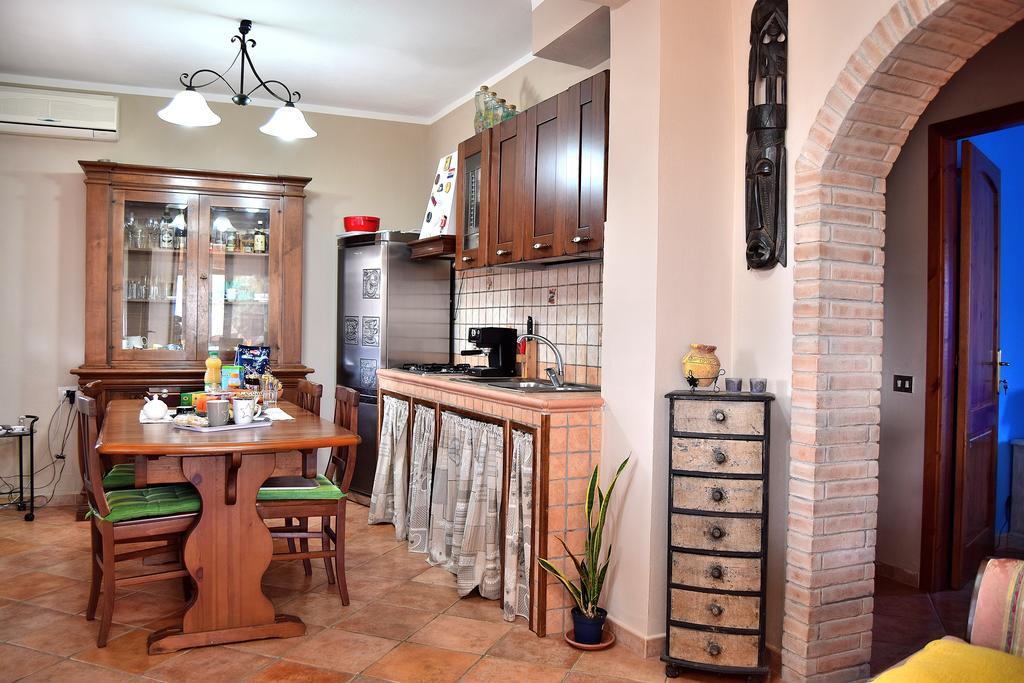 Mi Casa Es Tu Casa 79 Bed & Breakfast Portoscuso Ngoại thất bức ảnh